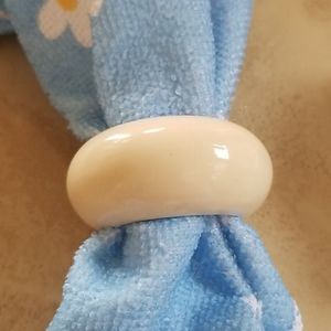Ivory Ceramic Napkin Ring nwot